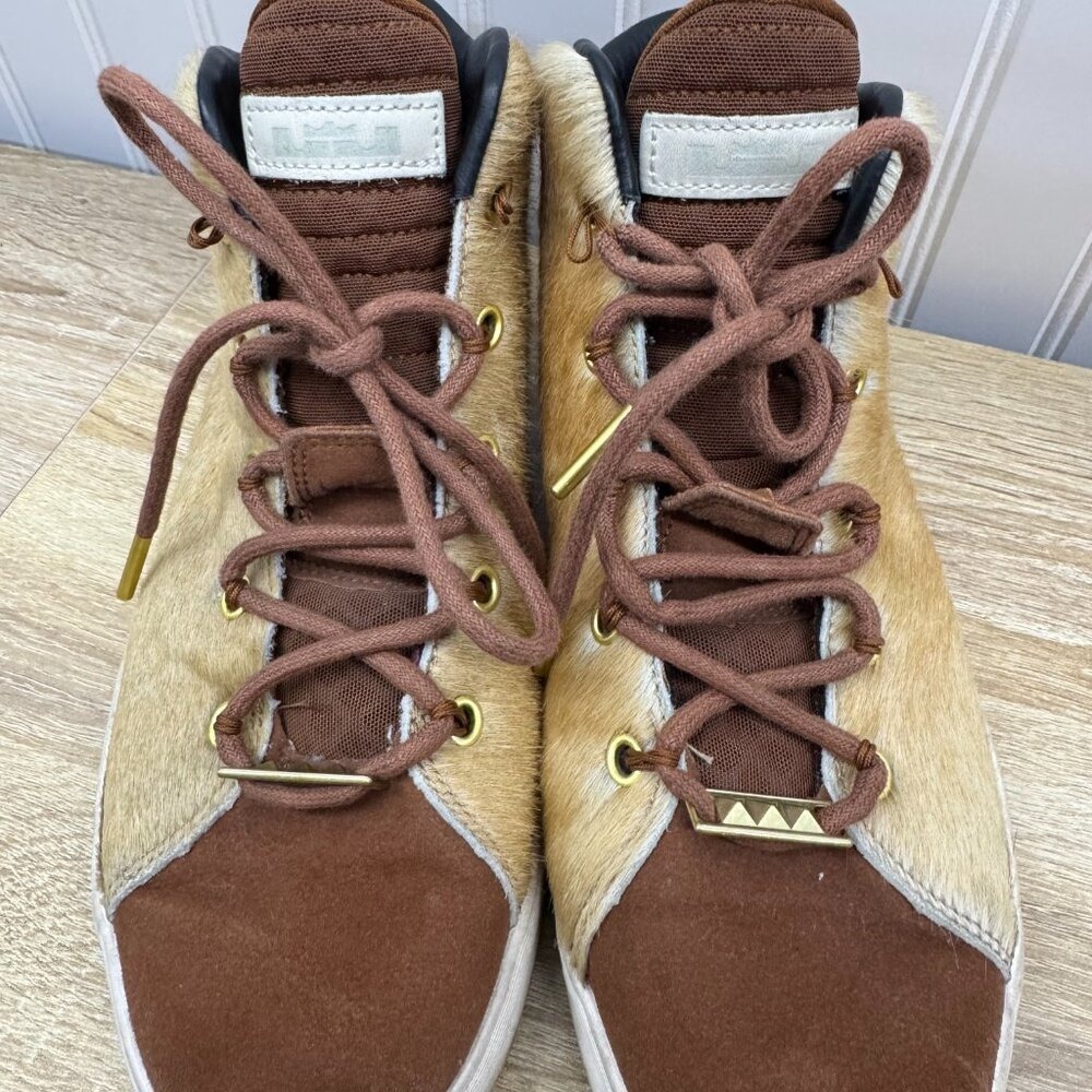 Nike Lebron Sneakers‎ Mens 7.5 Lions Mane